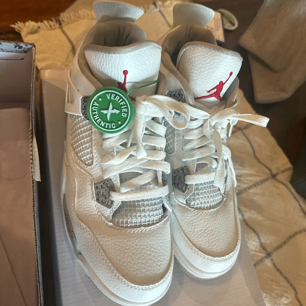Air Jordan Retro 4s - Picture 2 of 3